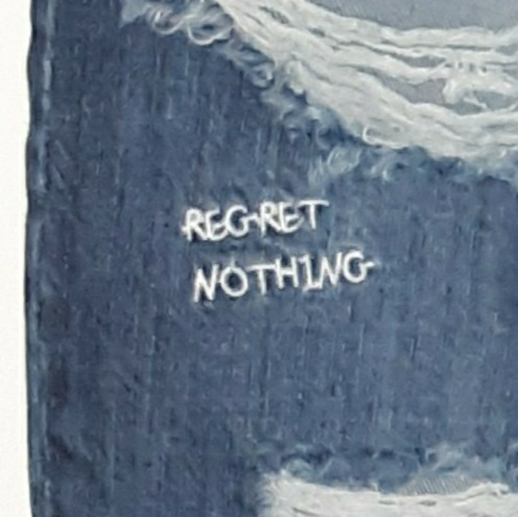 Distressed jeans - Picture 1 of 4